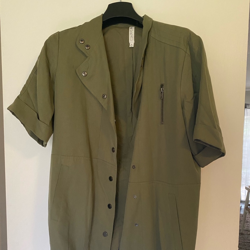 Mural brand short sleeve army jacket. Designer. Size M.